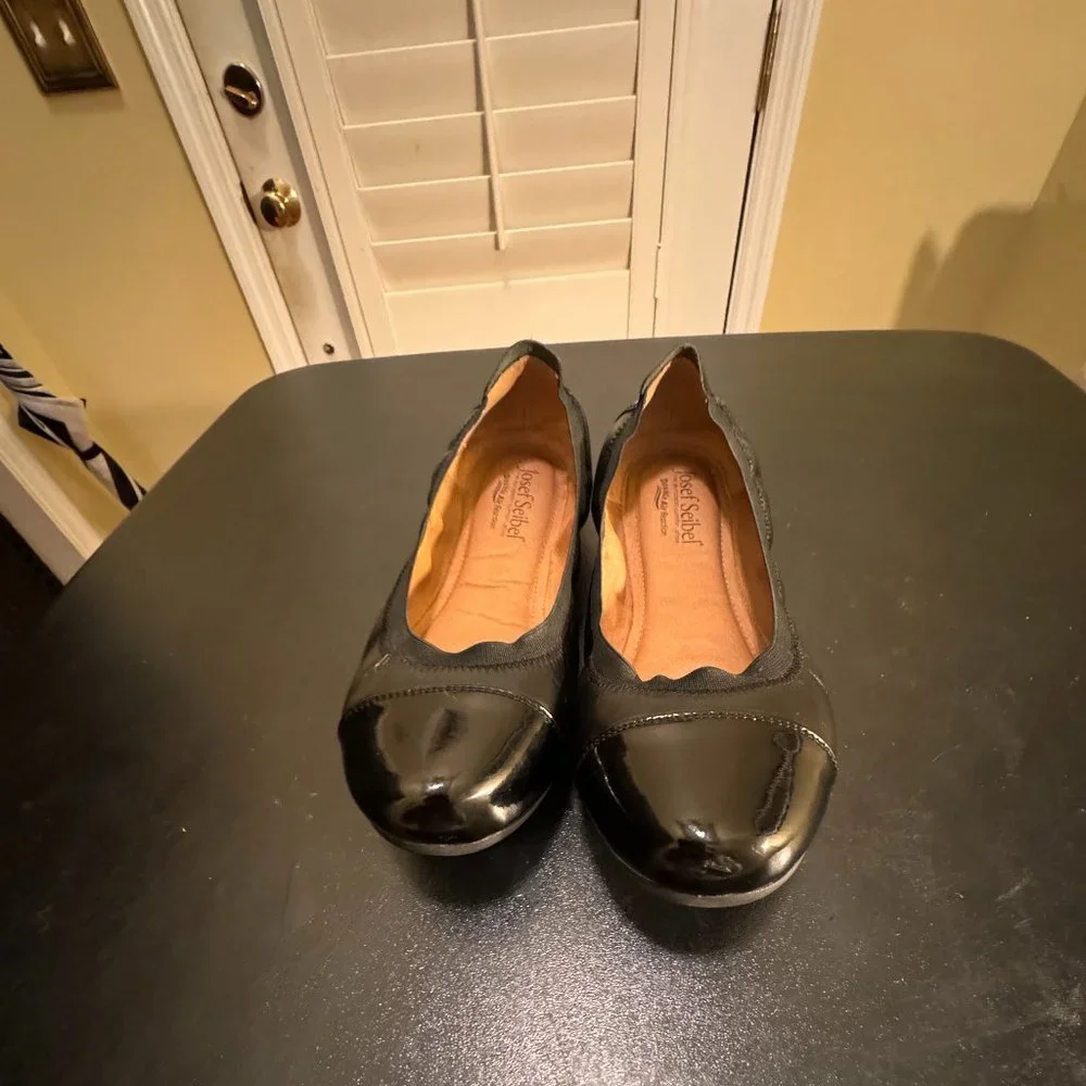 Josef Seibel  EUR  size 39 black ballet flats